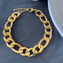 Load image into Gallery viewer, Bracelet - Stainless steel gold chain
