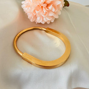 Bracelet - Stainless steel lock gold bangle