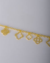 Load image into Gallery viewer, Bracelet - Gold zircon flowers
