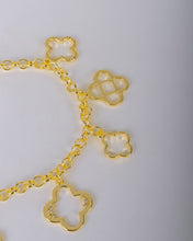 Load image into Gallery viewer, Bracelet - Gold zircon flowers
