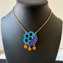 Load image into Gallery viewer, Necklace - 7 eyes and kol a3oz b rab elfalak
