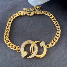 Load image into Gallery viewer, Bracelet - Gold chain nails
