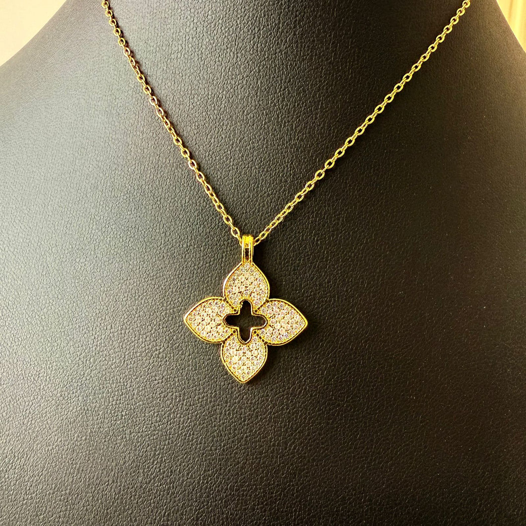 Necklace - Stainless steel white zircon flower