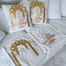 Load image into Gallery viewer, Two pillow case and runner gold Ramadan Mubarak
