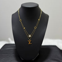 Load image into Gallery viewer, Necklace - Stainless steel Gold letters and clover black-white
