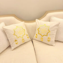 Load image into Gallery viewer, Two pillow case gold pattern with lanterns
